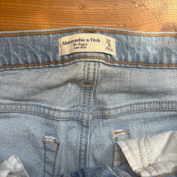 Abercrombie & Fitch light was baggy low rise womens jeans SIZE 4 - Picture 4 of 6